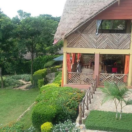 Lakeside Escape - Uganda Hotel Mpenja Екстериор снимка